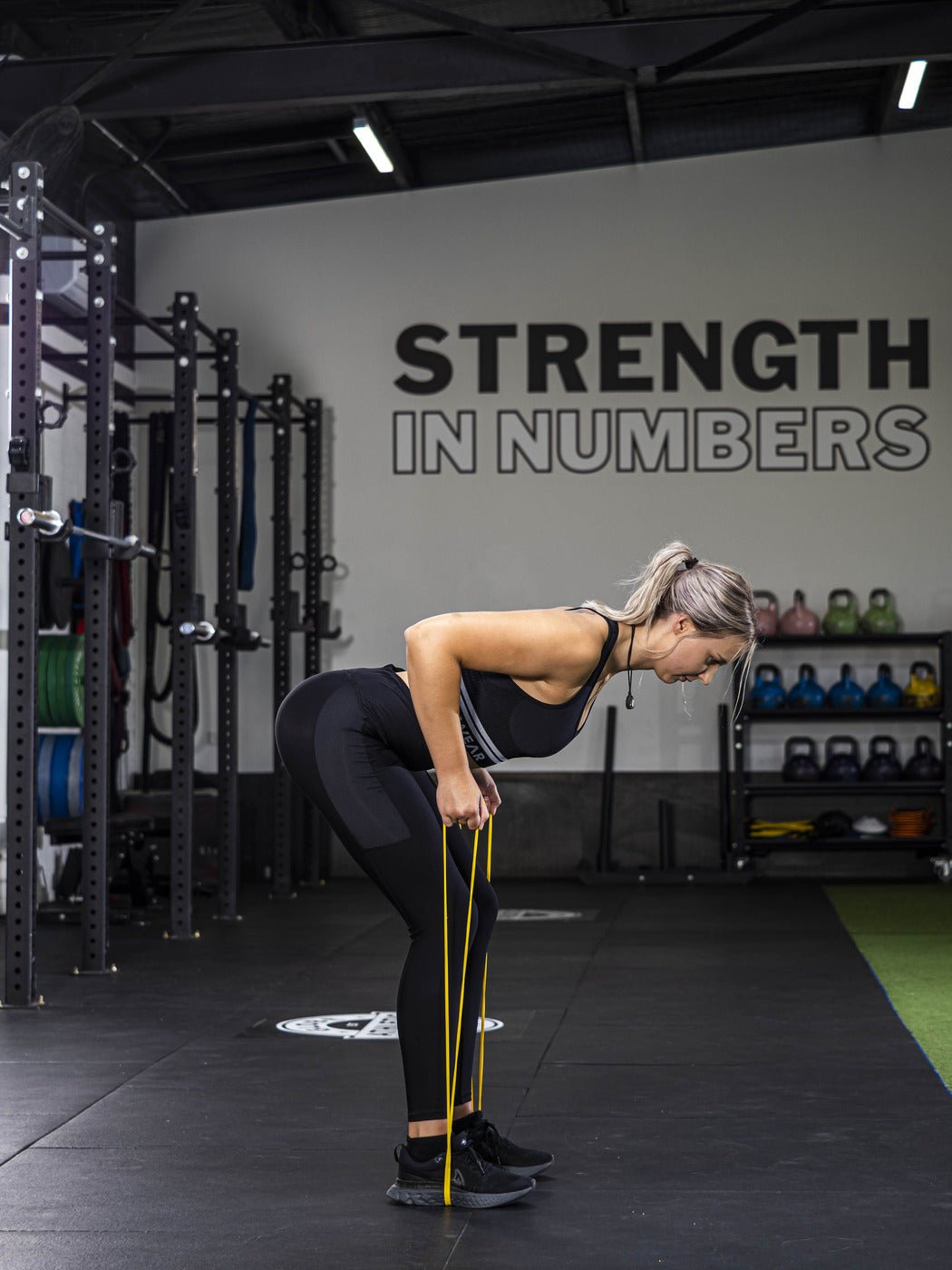 How Using Resistance Bands Can Help You Tone Your Glutes - POWERBANDS®